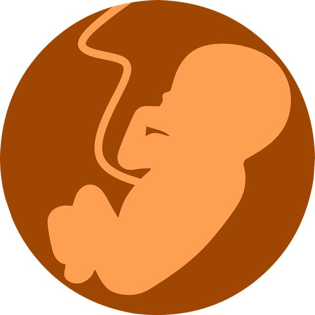 První Stolice Po Porodu: Co Očekávat a Jak Pomoci Miminku